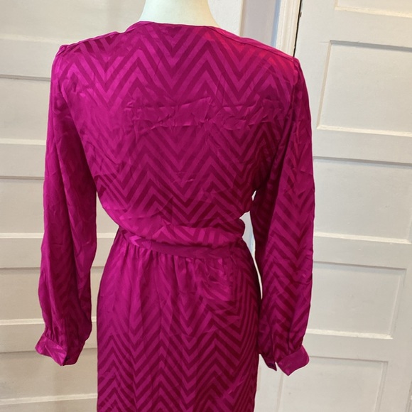 Vintage Ms Chaus Silk Chevron Print Wrap Dress, Size 10 - Picture 5 of 16